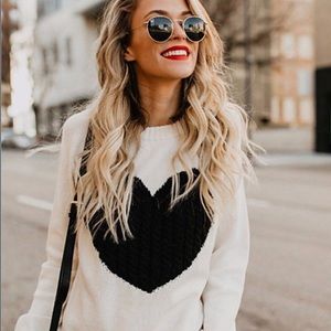 ✨ANA✨ Heart print sweater